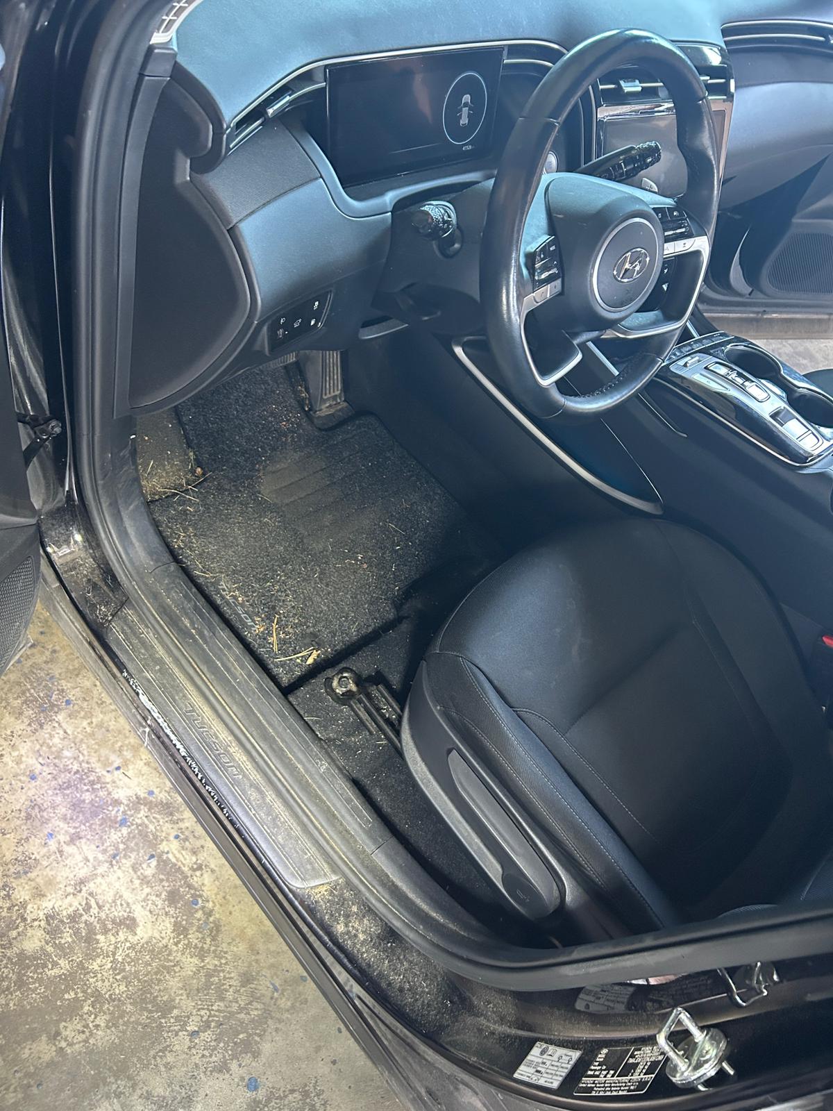 Vorher: Hyundai Tucson – Innenraum vor der Reinigung